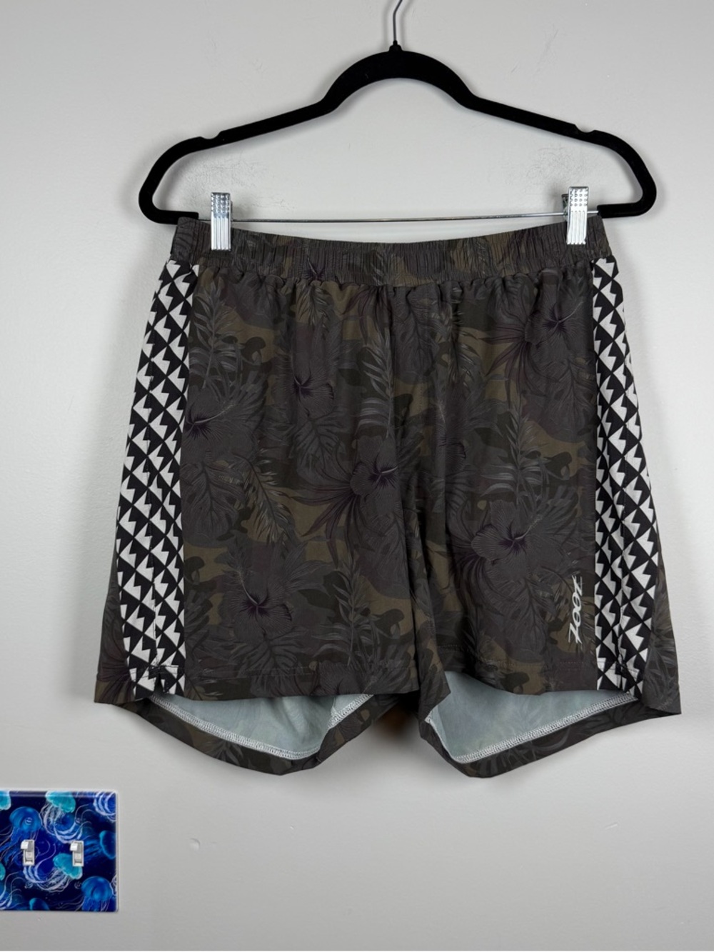 Zoot Sports Green Hawaiian Floral Running Shorts Training Lined Athletic Size XL